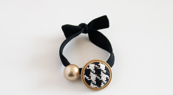 Модерен дамски ластик за коса с декорация перли