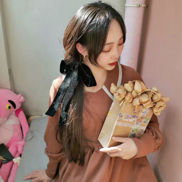 Дамски елегантен ластик с панделка