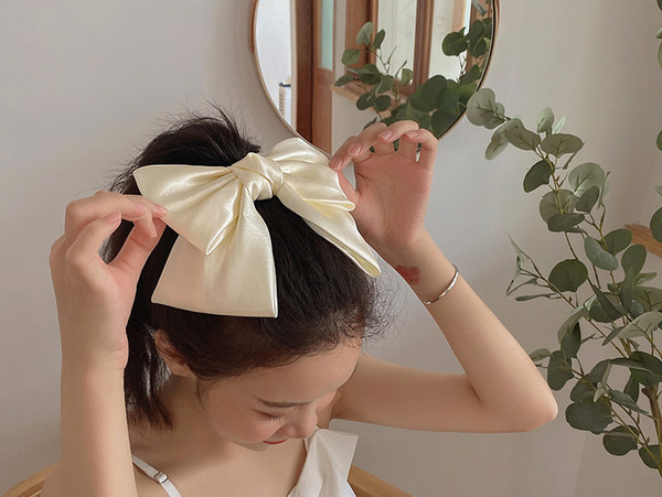 Дамска изчистена панделка за коса