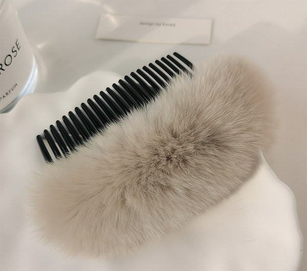 Пухена дамска фиба за коса 