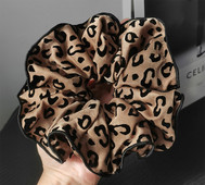 Дамски крънч за коса в два цвята