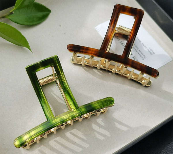 Дамска шнола за коса