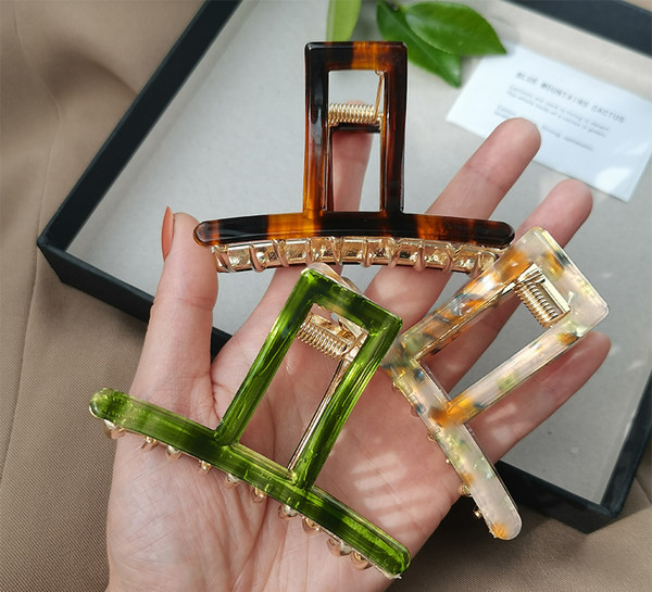 Дамска шнола за коса