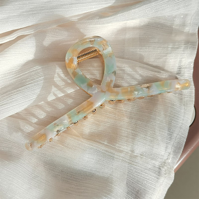 Цветна шнола за коса