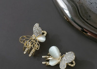 Златиста фиба за коса с камъни