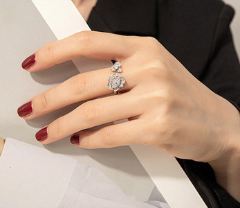 Дамски регулируем пръстен с цвете