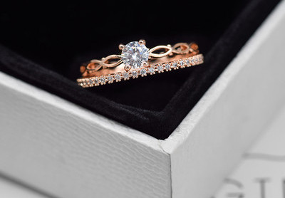 Дамски пръстен с  камъни