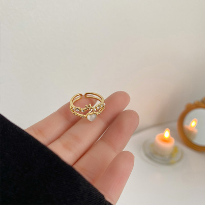 Дамски регулируем пръстен с камъни в златист цвят