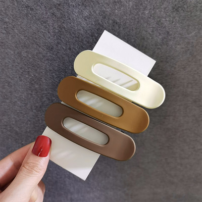 Дамска едноцветна щипка за коса