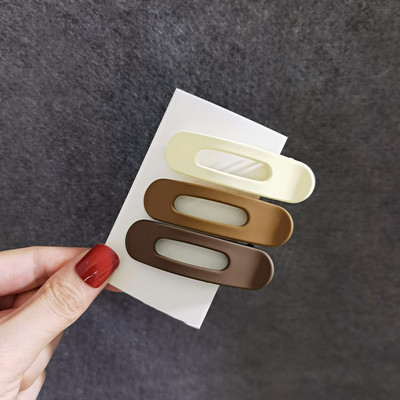 Дамска едноцветна щипка за коса