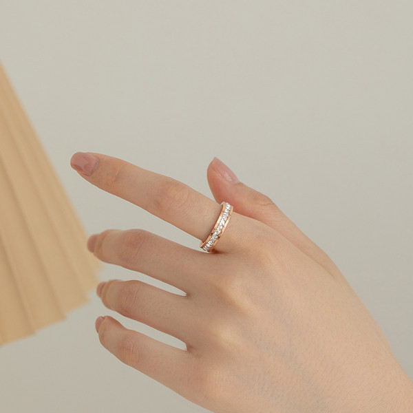 Дамски пръстен с камъни