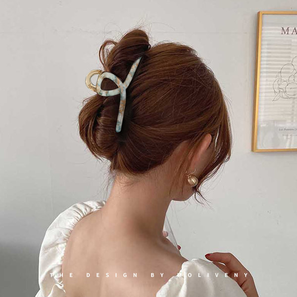 Дамска шнола за коса в четири цвята 