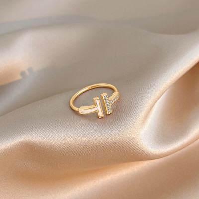 Дамски отворен пръстен с камъни