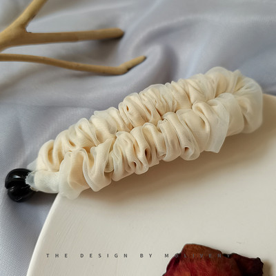 Дамска шнола - за коса в четири цвята