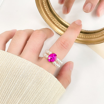 Модерен дамски пръстен с камъни и перли