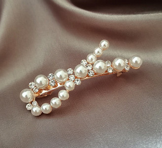 Дамска щипка в три цвята-с камъни