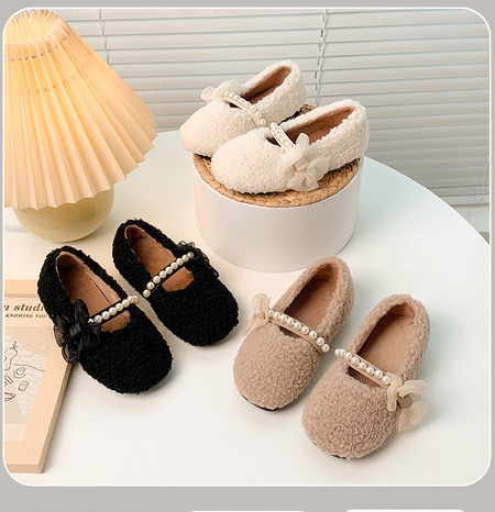 Пухени детски обувки с перли за момичета