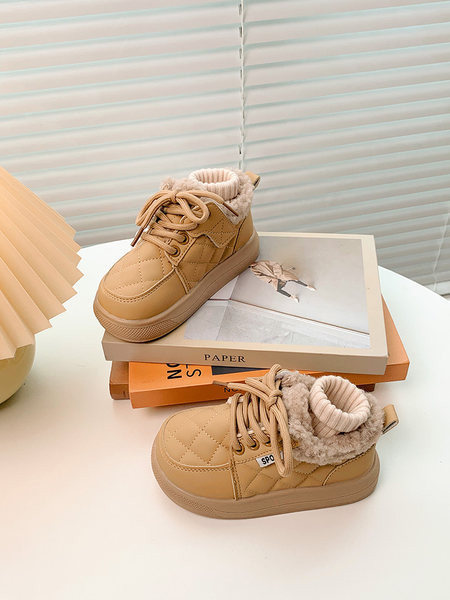 Детски зимни обувки с връзки и равна подметка