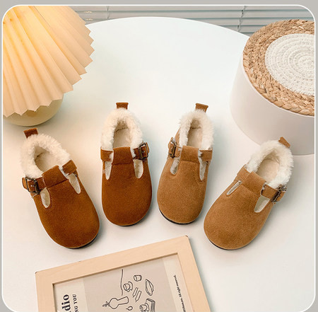 Ежедневни детски обувки с пухена подплата за момичета