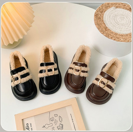 Детски кожени обувки с пухена подплата