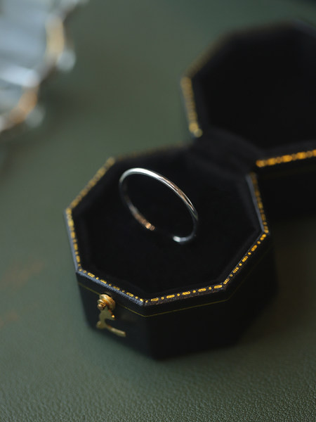 Ретро дамски пръстен изчистен модел