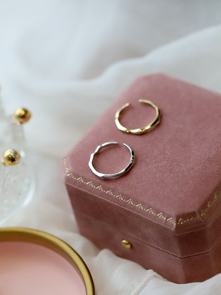 Регулируем  дамски пръстен