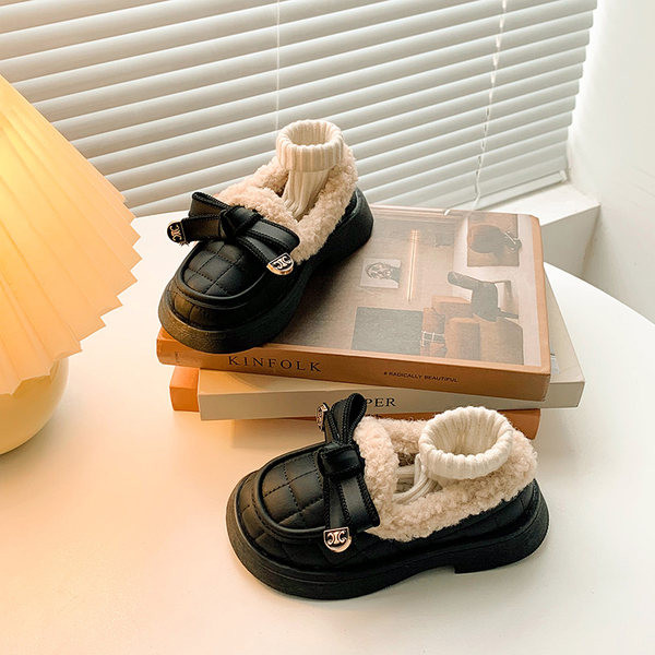 Детски обувки с панделка и подплата 