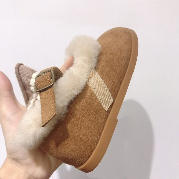 Ежедневни зимни обувки за момичета с топла подплата и метална катарама