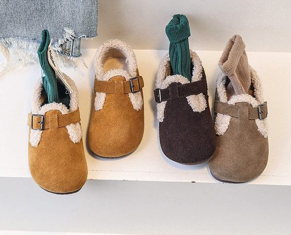 Детски есенни обувки с катарама