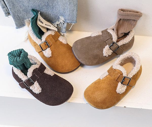 Детски есенни обувки с катарама