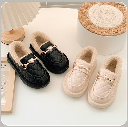 Неплъзгащи се поларни обувки с метални елементи