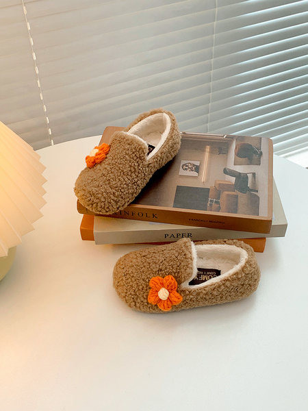 Ежедневни пухени обувки с декоративни цветя