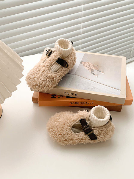 Детски плюшени обувки за момиче