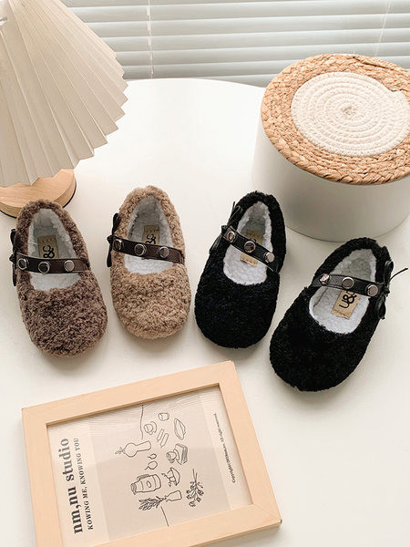 Детски обувки за момичета с метален елемент