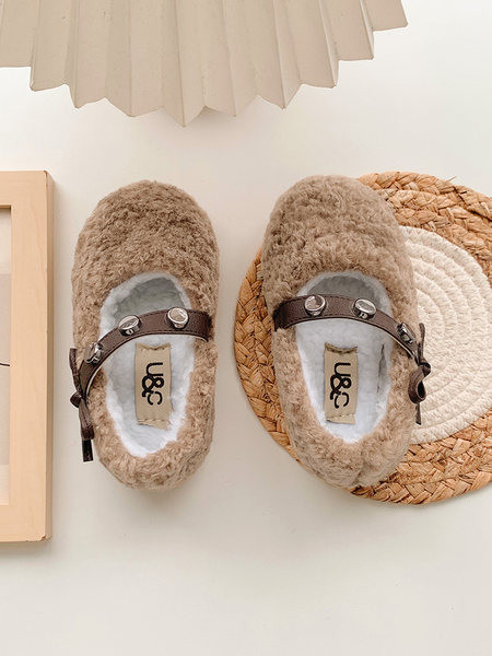 Детски обувки за момичета с метален елемент