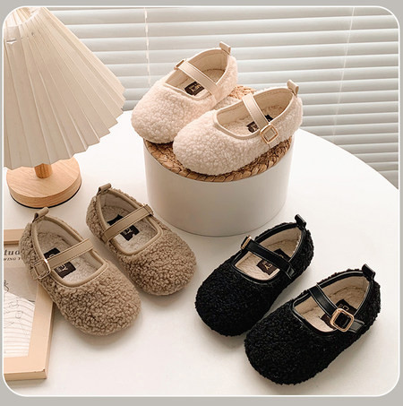 Детски кожени обувки за момичета с метална катарама 