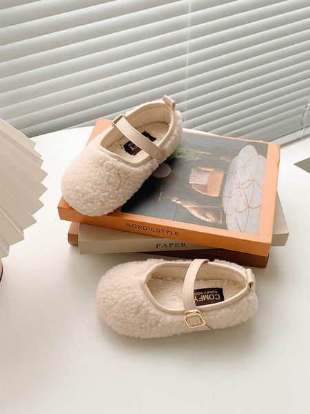 Детски кожени обувки за момичета с метална катарама 