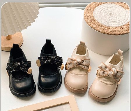 Vaikiški batai mergaitėms iš eko odos su kaspinu