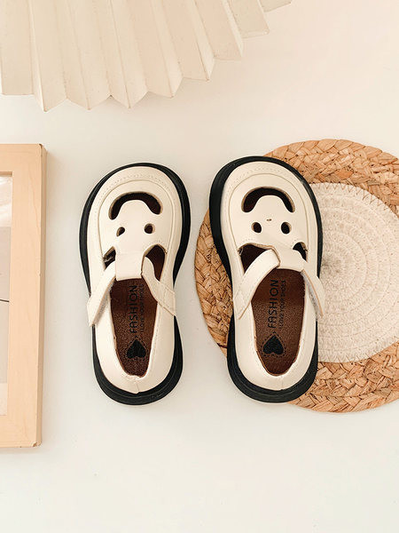 Детски обувки за момиче в три цвята 