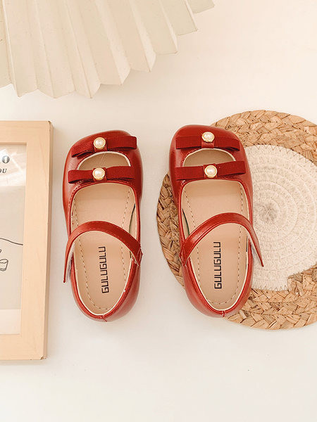 Laisvalaikio batai iš eko odos su velcro užsegimu