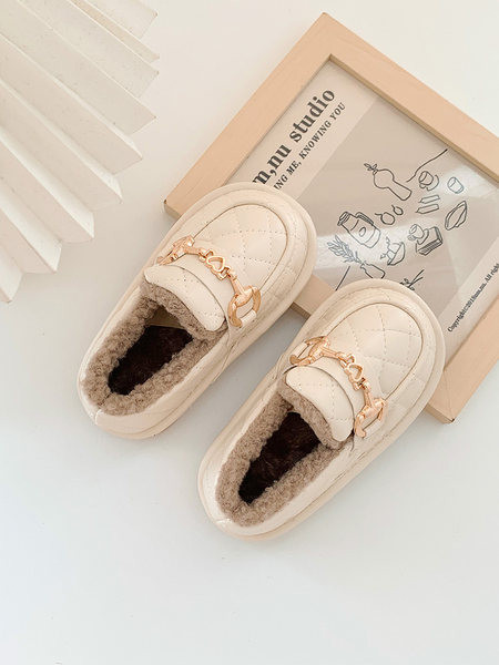 Модерни обувки за момичета с топла подплата и метален елемент