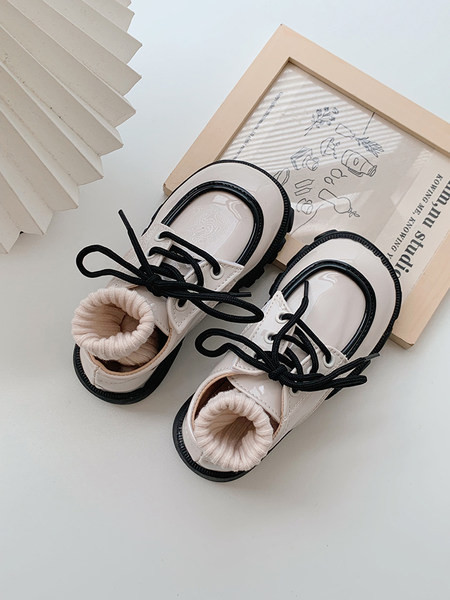 Ежедневни детски обувки тип лоуфъри с връзки за момичета