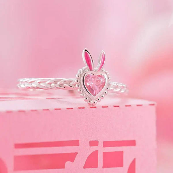 Стилен дамски пръстен с декоративен камък нов модел