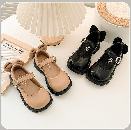 Детски обувки с панделка и велкро закопчаване