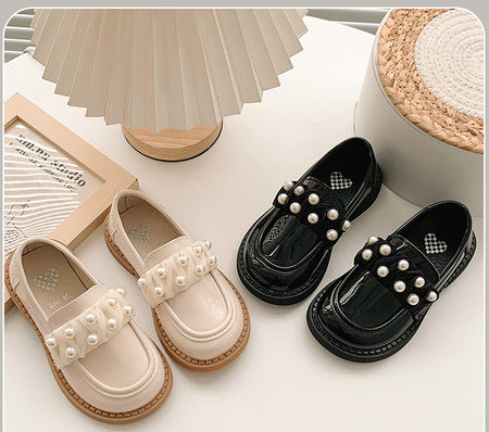 Детски обувки от еко кожа -с перли