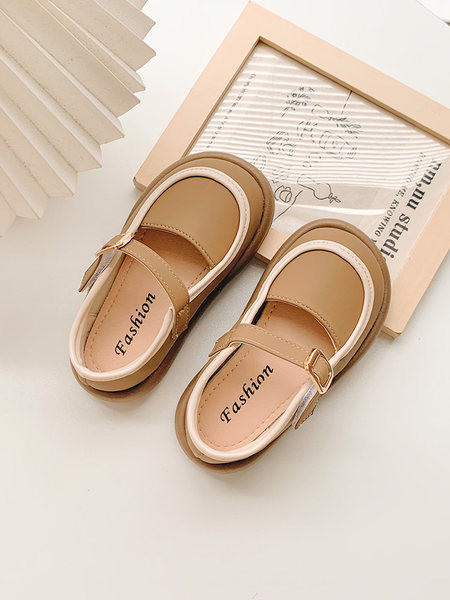 Детски обувки за момичета с равна подметка