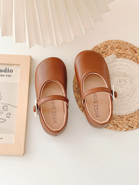 Детски кожени обувки в три цвята за момичета