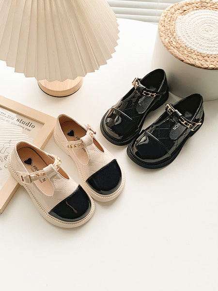 Модерни обувки за момичета с катарама