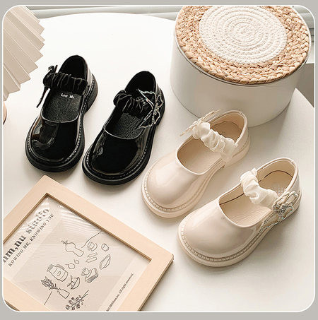 Елегантни детски обувки за момичета с велкро закопчаване