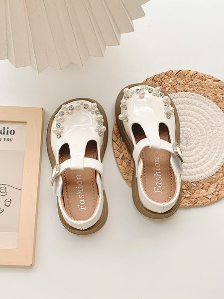 Детски кожени обувки с перли за момичета